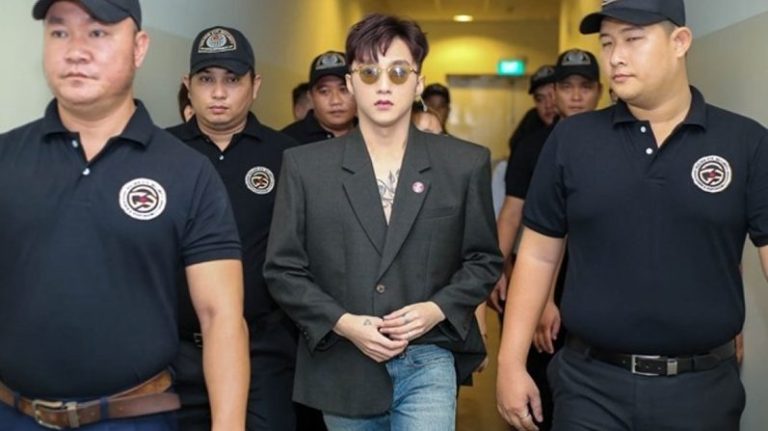 Người nổi tiếng và nhân vật của công chúng