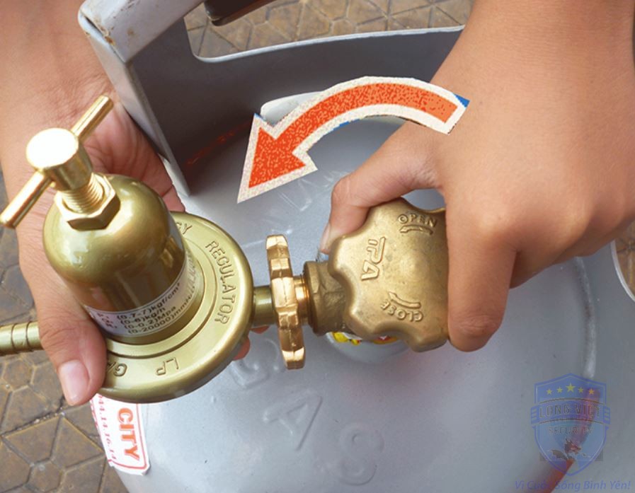 Nguyên nhân gây cháy nổ khí gas do khóa gas sai cách