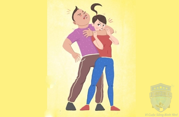 Phòng thủ khi bị tấn công từ phía sau