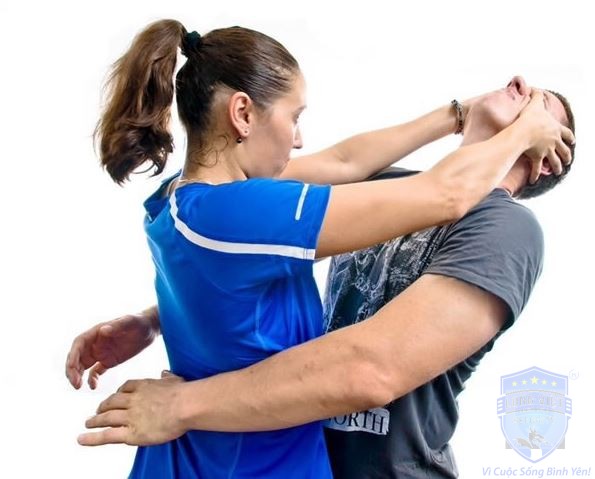 Cách tự vệ khi bị đánh hội đồng