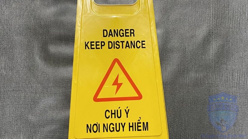Biển cảnh báo nguy hiểm