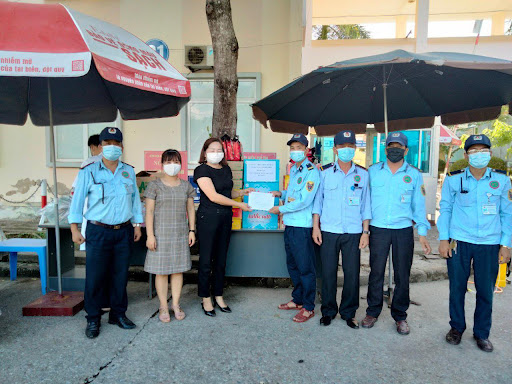 Đội ngũ nhân viên bảo vệ Phương Đông