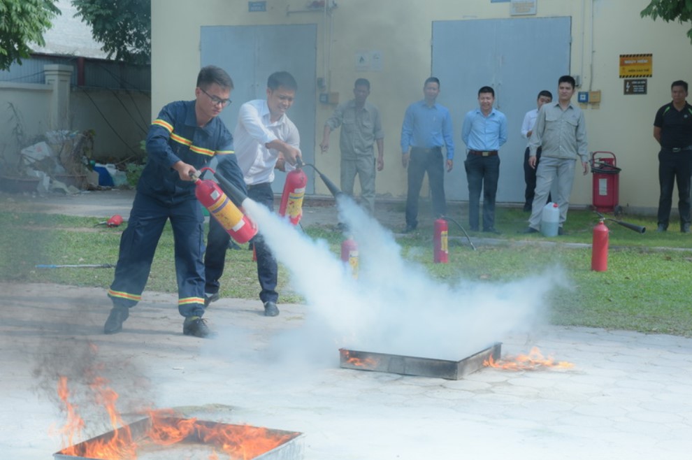Cách sử dụng bình cứu hỏa bằng khí CO2