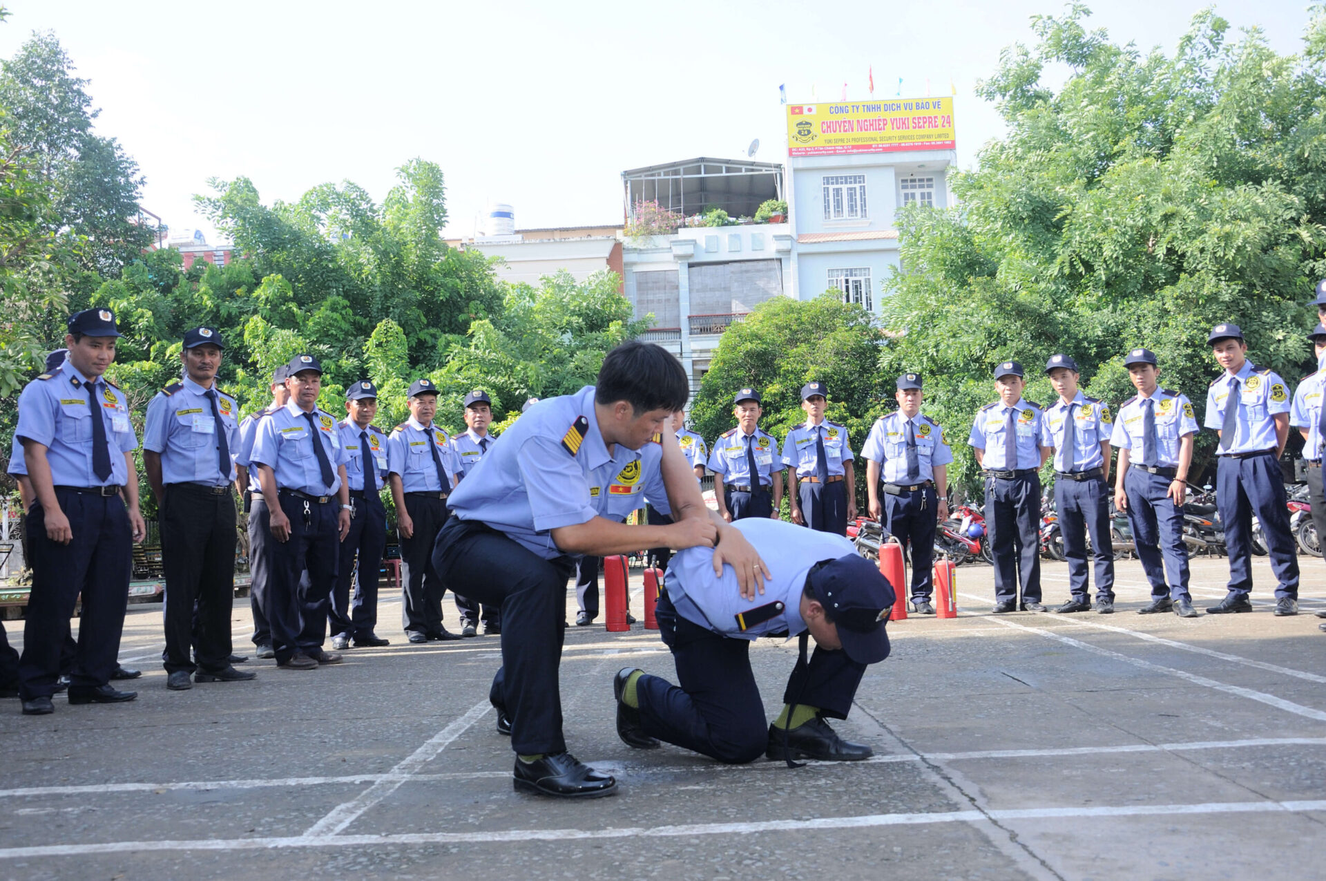 Nhân viên bảo vệ được đào tạo chuyên nghiệp